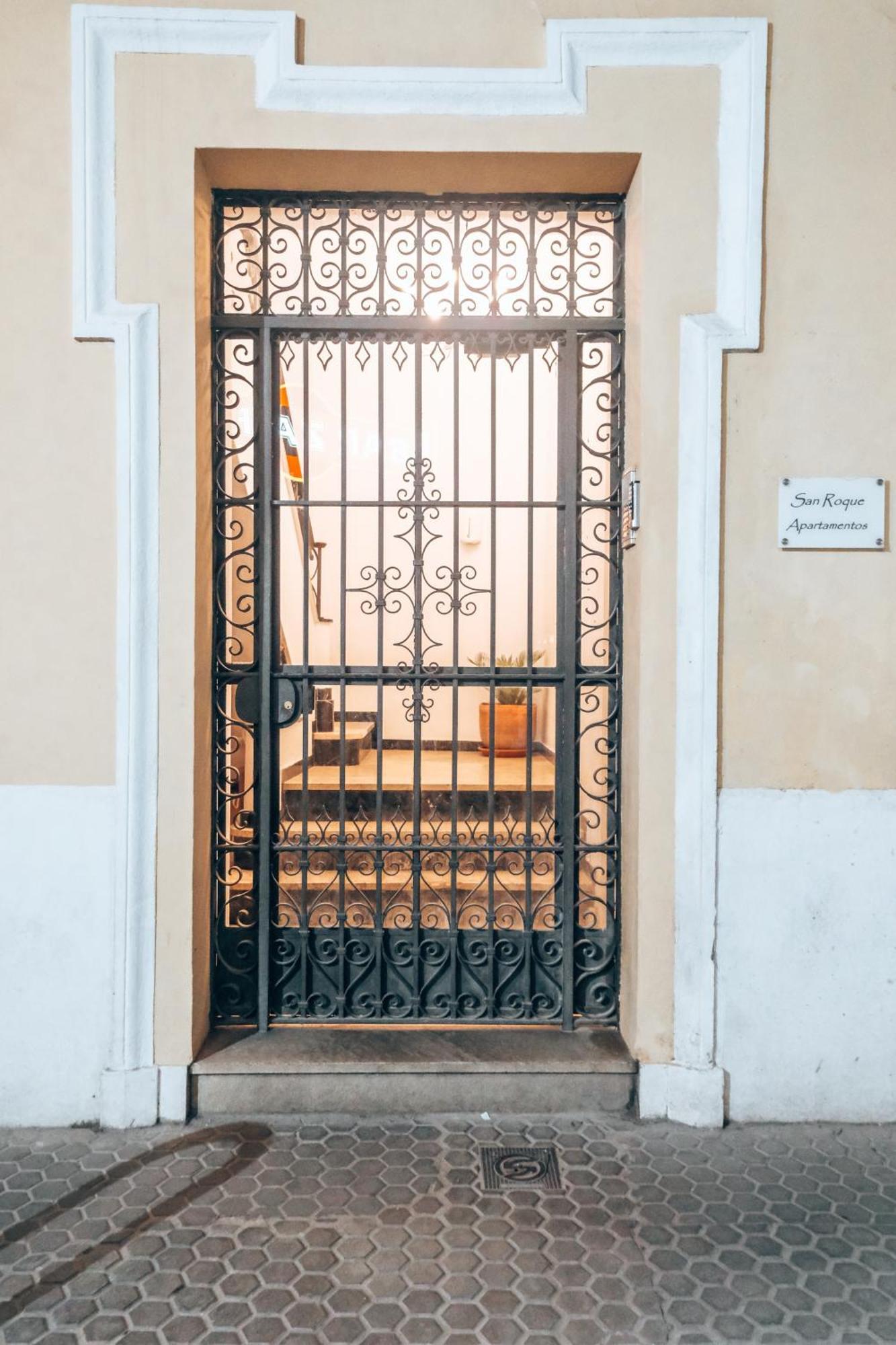 Apartamentos San Roque Севілья Екстер'єр фото